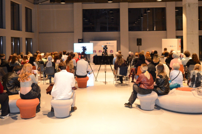 Bursa Nilüfer'de kadın haklarına felsefik bakış