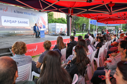 Ahmet Ümit İZKİTAP’ta yeni romanından ipuçları verdi