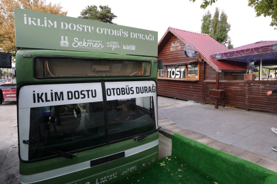 Atıklardan otobüs durağına ödül