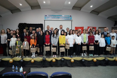 Gölcük’te Öğretmenler Günü törenle kutlandı