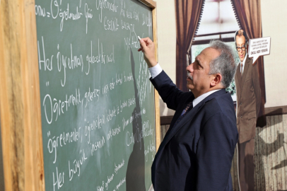 Mustafa Yalçın'dan 'Öğretmenler Günü' mesajı