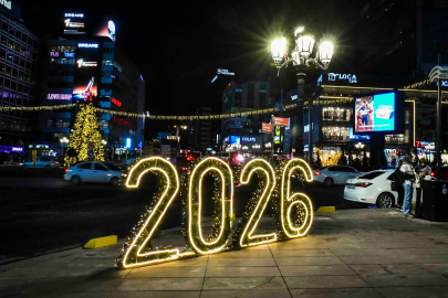 Başkentte yılbaşı coşkusu Kızılay Meydanı’nda