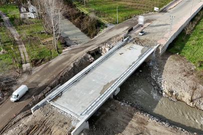Sakarya Karapürçek’i şehre bağlayan köprüde sona doğru