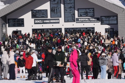 Denizli’de kayak merkezi ve teleferik hafta sonu doldu taştı