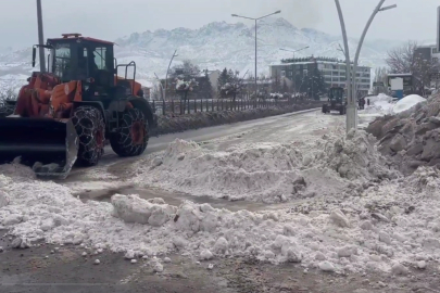 Tunceli’de motokuryeler ile kış lastiği olmayan araçlar 5 gün trafik yasak