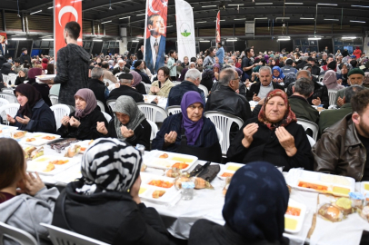 Bursa Osmangazi’de ramazan coşkusu meydanlara taşıyor