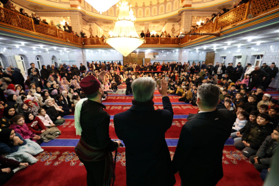 Sakarya'da 16 ilçede 6 bin çocuğa bayram sevinci