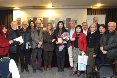 Bursa Nilüfer'de Dünya Şiir Onur Ödülü Nisa Leyla’ya verildi