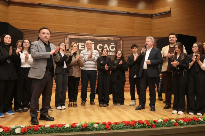 Mektep Melikgazi öğrencilerinden tiyatro gösterisi