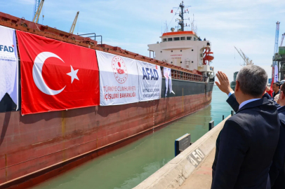 Lübnan’a 730 ton insani yardım Mersin’den dualarla uğurlandı