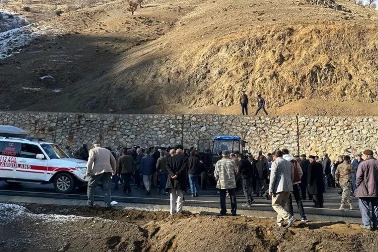 Siirt'te minibüs devrildi: 6'sı ağır 12 yaralı