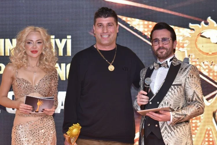Osman Yavuz’a yılın en iyi çıkış yapan fenomeni ödülü verildi