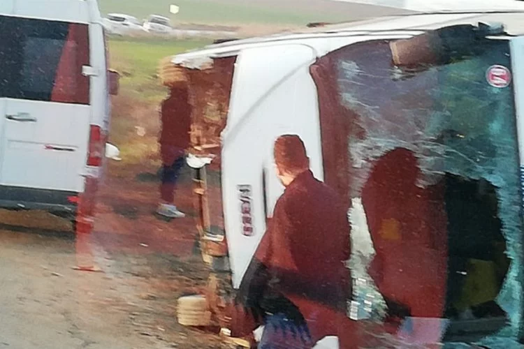 Tekirdağ’da işçi servisi kaza yaptı: 14 yaralı