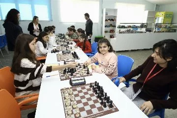 Bursa Yenişehir'de satranç rüzgârı