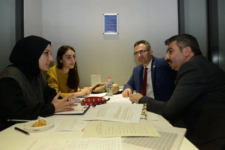 Bursa Yıldırım'da Başkan'dan gençlere final ziyareti