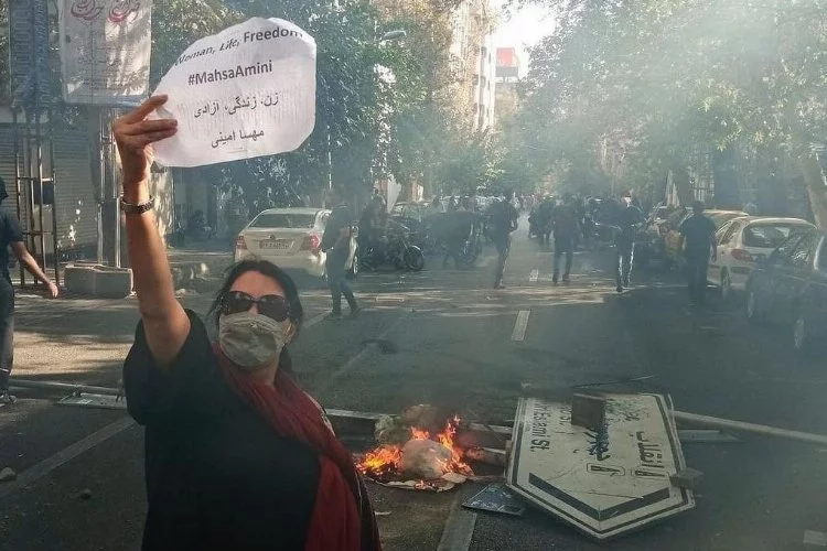 İran'da Mahsa Amini protestoları devam ediyor!