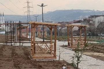 İzmit'te Lavanta Bahçesine kent mobilyaları yerleştirildi