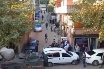 Kahramanmaraş'ta 3 polis memurunu yaralayıp kaçan şüpheliler halk tarafından saldırıya uğradı
