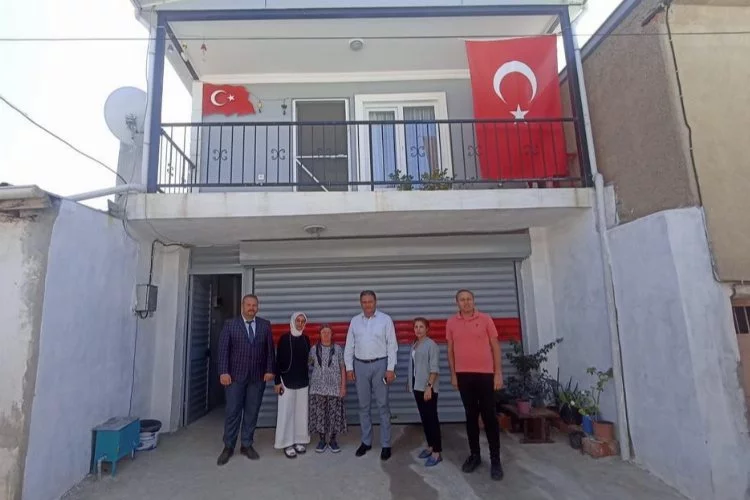 Manisalı şehidin ailesine Büyükşehir'den ziyaret