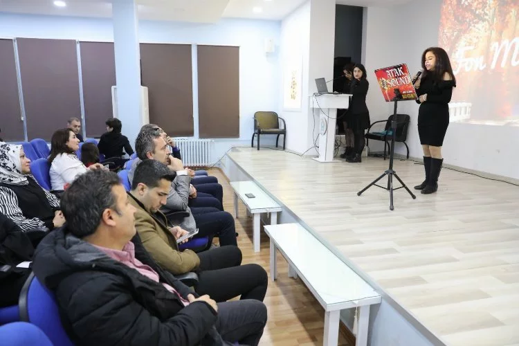 Mardin'de öğrenci ve veliler birlikte şiir okudu