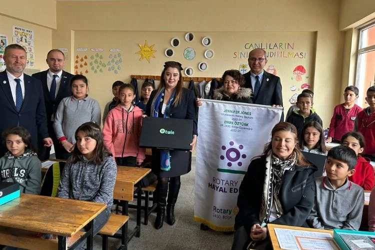 Rotary okullara 'Bilim Setleri' dağıtıyor
