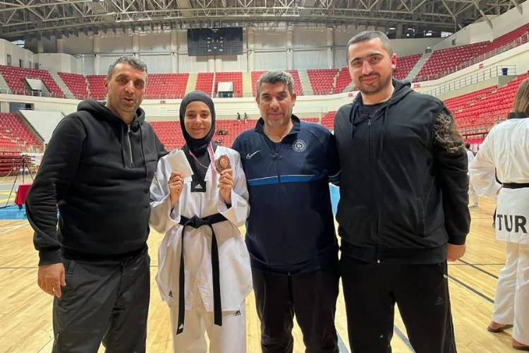 Sakaryalı taekwondocu Türkiye üçüncüsü oldu