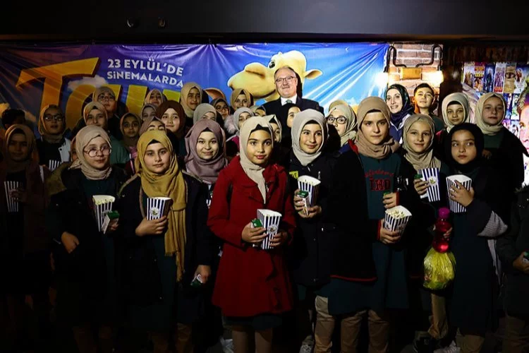 Sivas'ta çocuklar 'TAY' filmini ücretsiz izliyor