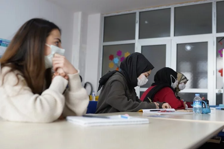 Yıldırım'da üniversite adaylarına deneme sınavı